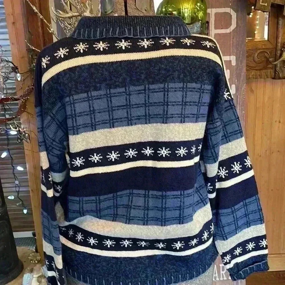 Carolina Colours women’s size large holiday zip up sweater. - Picture 4 of 10